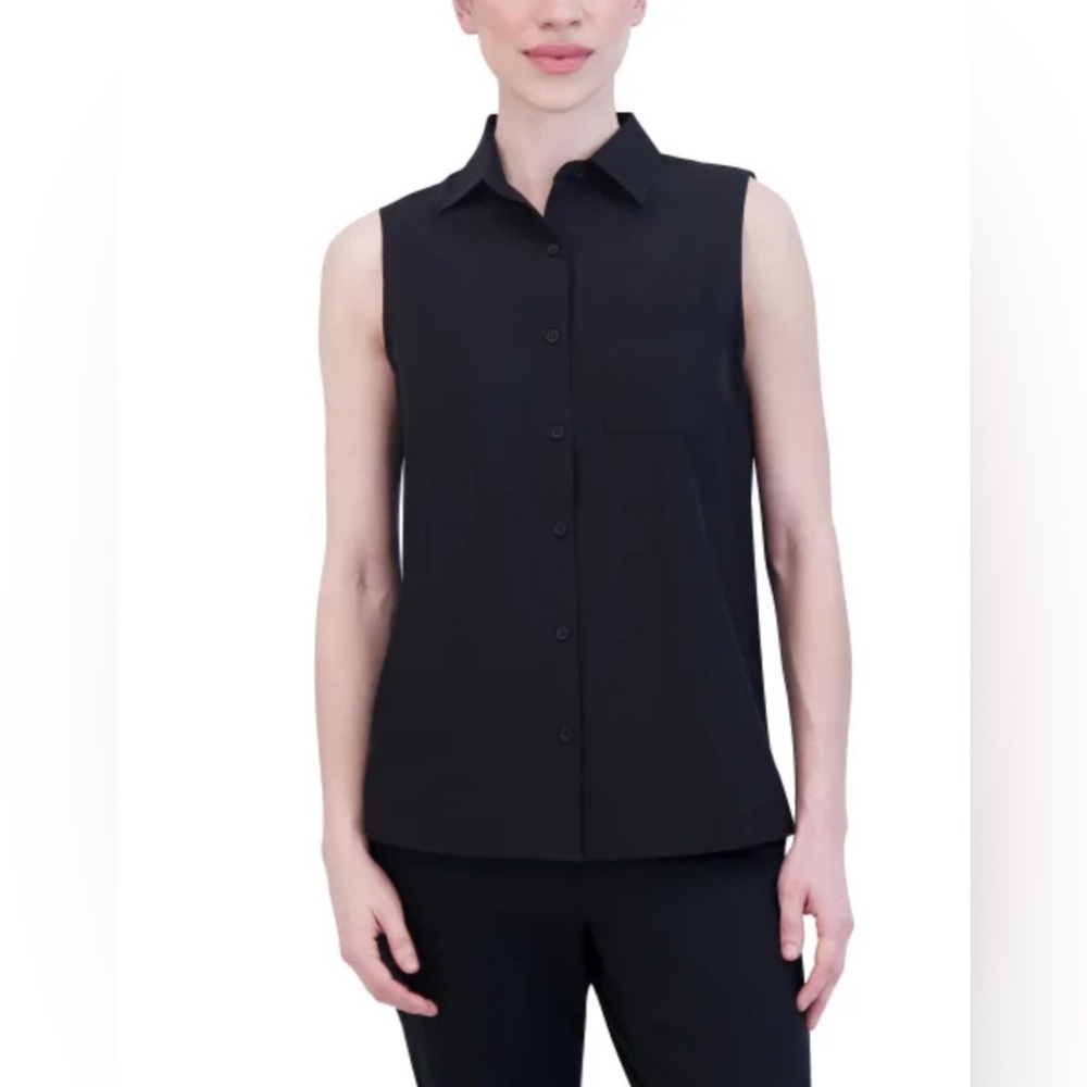 ✨NWT Gaiam Sleeveless Button-Front Top✨